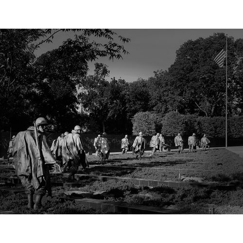 Highmith, Carol 아티스트의 Stainless-steel troopers on patrol at the Korean War Veterans Memorial, Washington, D.C. - Black a 작품