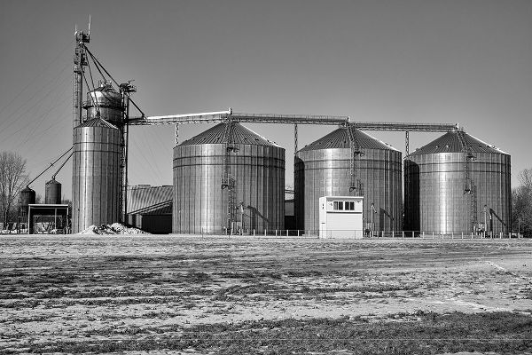 Highsmith, Carol 작가의 A row of metal grain silos in Michigan USA 작품