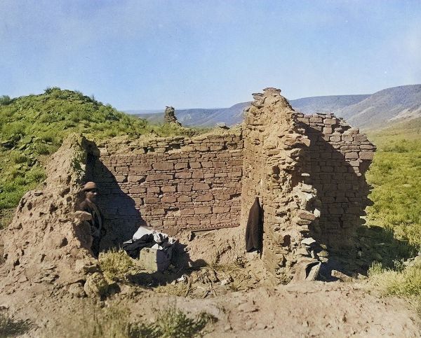 OSullivan, Timothy H 아티스트의 Ruins in ancient pueblo of San Juan-New Mexico Color작품입니다.