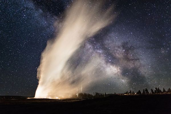 The Yellowstone Collection 작가의 Old Faithful and Milky Way, Yellowstone National Park 작품