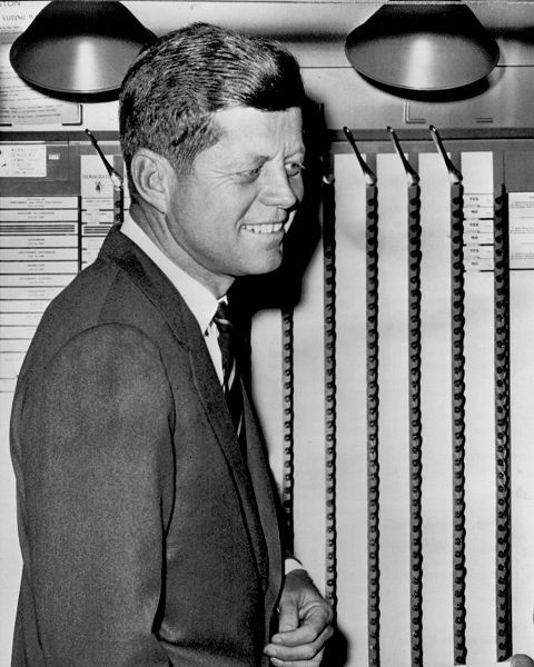 Vintage Photography 아티스트의 John F Kennedy Voting 1960작품입니다.