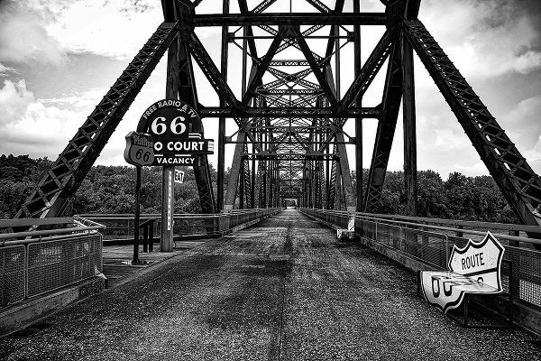 Missouri Picture Archive 아티스트의 The Old Chain of Rocks Bridge over the Mississippi River작품입니다.