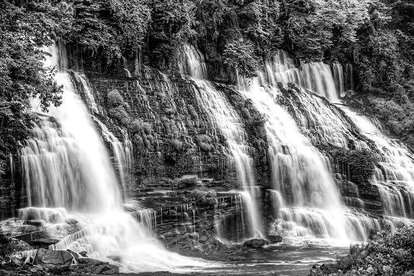 Tennessee Picture Archive 아티스트의 Waterfall at Rock Island State Park Tennessee작품입니다.