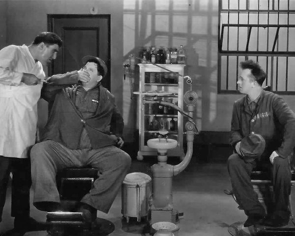Vintage Hollywood Archive 아티스트의 Stan Laurel, Oliver Hardy, Raoul Paoli Cinema작품입니다.