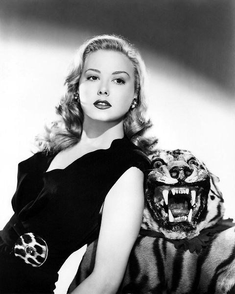 Vintage Hollywood Archive 아티스트의 Adele Mara, The Tiger Women, 1945작품입니다.