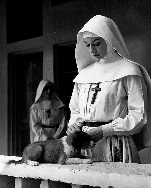 Vintage Hollywood Archive 아티스트의 Audrey Hepburn, The Nuns Story, 1959작품입니다.