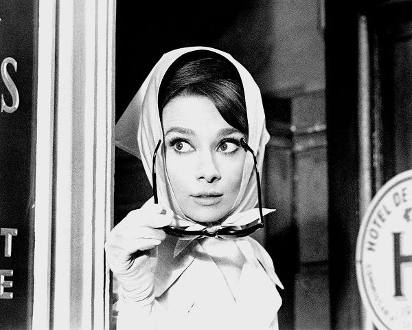 Vintage Hollywood Archive 아티스트의 Audrey Hepburn, Charade작품입니다.
