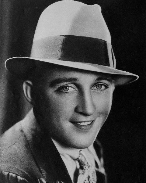 Vintage Hollywood Archive 아티스트의 Bing Crosby, Modern Screen, September 1932작품입니다.