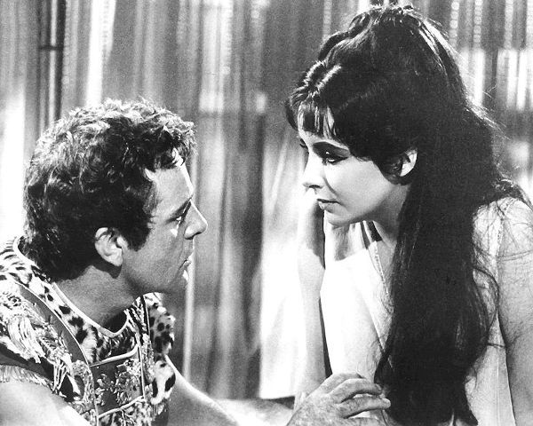 Vintage Hollywood Archive 아티스트의 Richard Burton, Elizabeth Taylor, Cleopatra, 1963작품입니다.