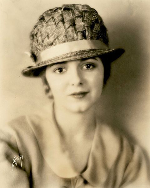 Vintage Hollywood Archive 아티스트의 Janet Gaynor, Sunrise, 1927작품입니다.