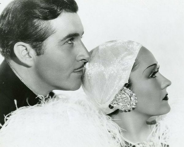 Vintage Hollywood Archive 아티스트의 John Boles, Gloria Swanson, Music in the Air, 1934작품입니다.