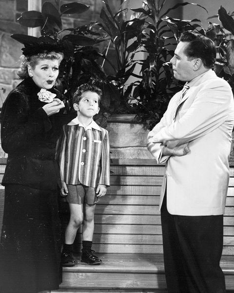 Vintage Hollywood Archive 아티스트의 Lucille Ball, Richard Keith, Desi Arnaz, I Love Lucy, 1956작품입니다.