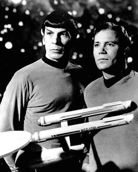 Vintage Hollywood Archive 아티스트의 Leonard Nimoy, William Shatner, Star Trek, 1968작품입니다.