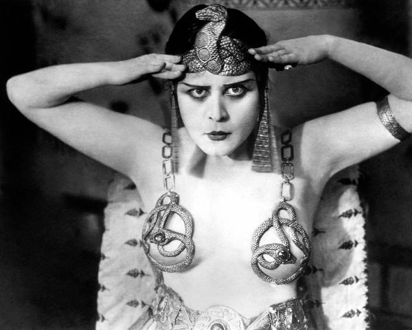 Vintage Hollywood Archive 아티스트의 Theda Bara, Cleopatra, 1917작품입니다.