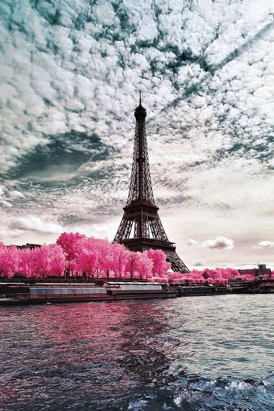 IR on Lady-Paris - Infrared Photography